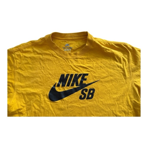 Nike SB Men’s Gold Logo 100% Cotton Size Medium Loose Fit T Shirt - Picture 3 of 5
